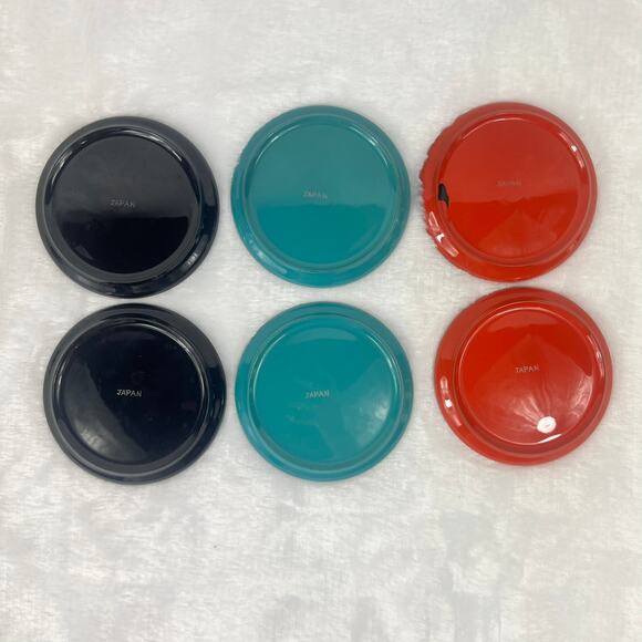 Vintage Japan Lacquerware Chataku Coaster Set Chrysanthemum Crest Red Black Teal - Picture 2 of 4